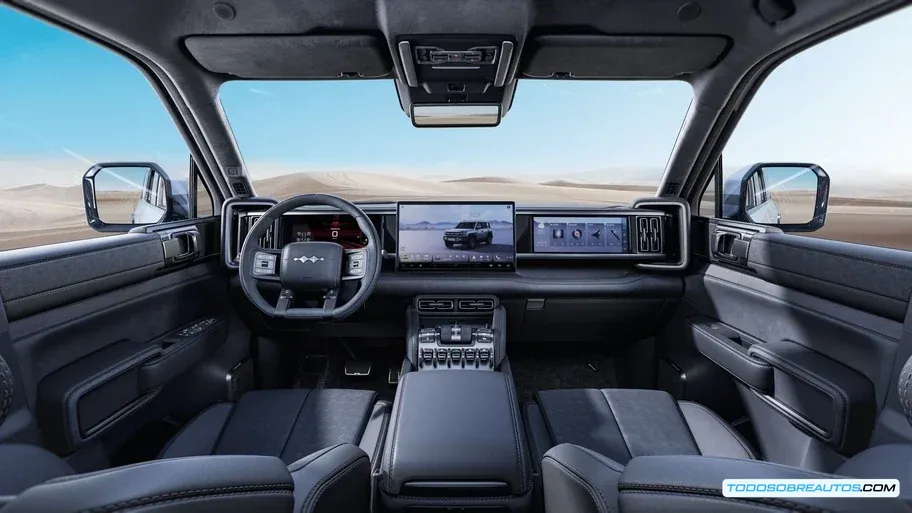 Interior de la Denza B5 con pantalla multimedia giratoria