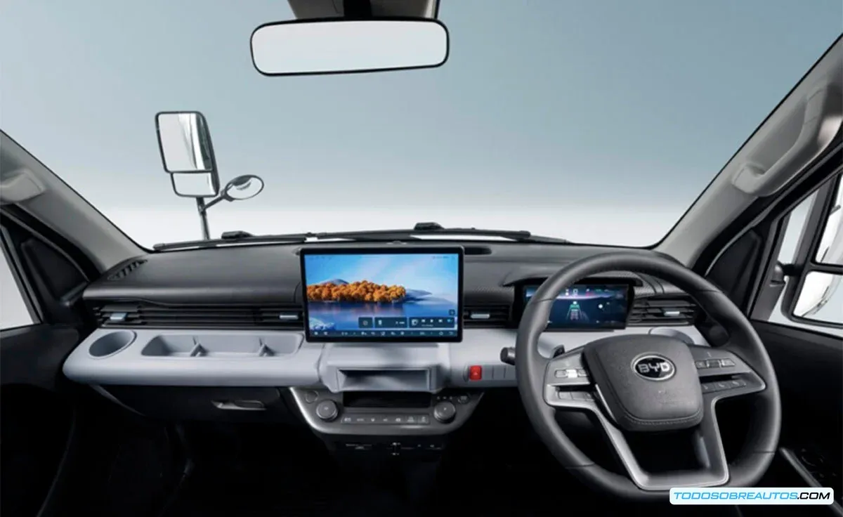 Detalle de la batería Blade integrada en el chasis del BYD T35