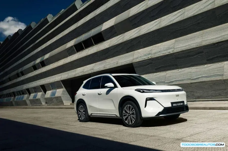 Geely EX5 EM-i 2026 detalle frontal