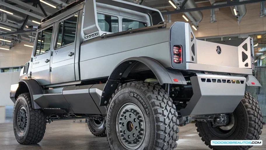 Interior de lujo del Mercedes-Benz Unimog Luxury Concept con acabados premium