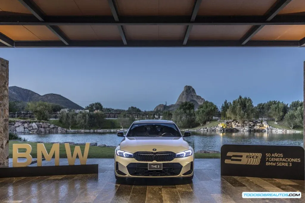 Interior del BMW 330e 50 Jahre Edition México