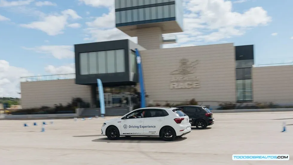 Participantes en la Volkswagen Drive Experience 2025