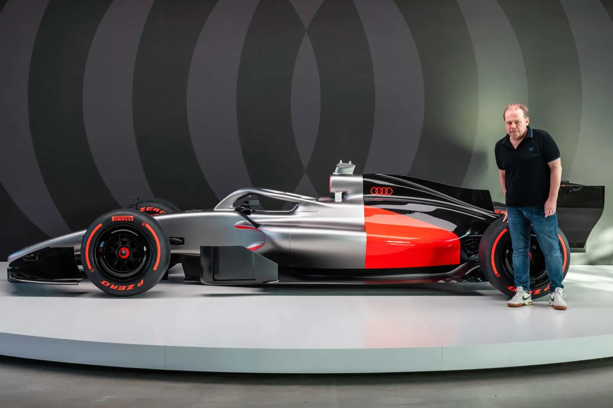 Audi F1 muestra los colores para su debut en 2026 y de paso cómo son los nuevos monoplazas