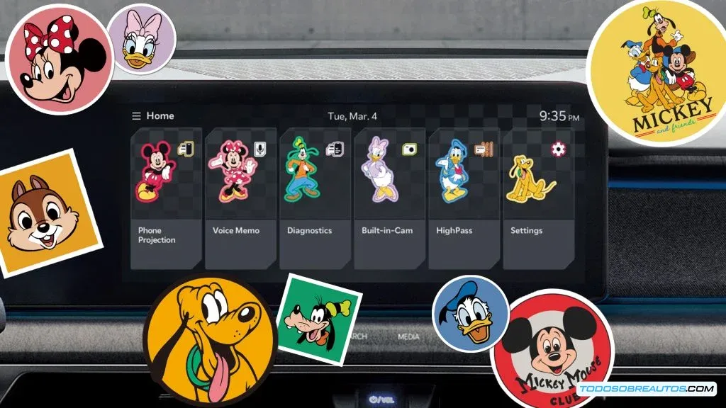 Secuencia animada o vista detallada de la transición de encendido en un Kia con sistema ccNC, mostrando cómo la interfaz temática de Disney se activa e integra desde el inicio del viaje.