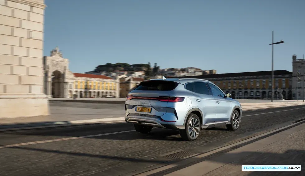 BYD Seal U DM-i, vehículo PHEV que incluye la oferta de cargador y tarjeta de carga Zunder hasta fin de año