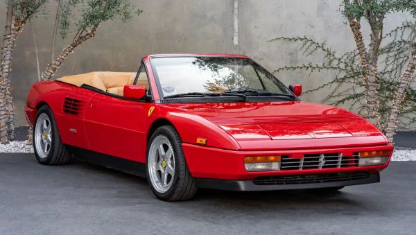 Ferrari Mondial T: Análisis Técnico y Histórico de un Clásico Controversial