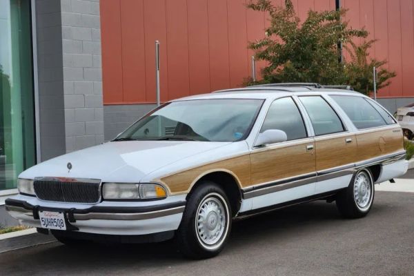 Buick Roadmaster 1996: ¿El último gran carro familiar de la vieja escuela?