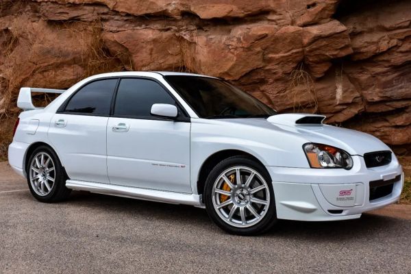 Subaru Impreza WRX STI 2004: Análisis Técnico de un Icono del Rendimiento Japonés