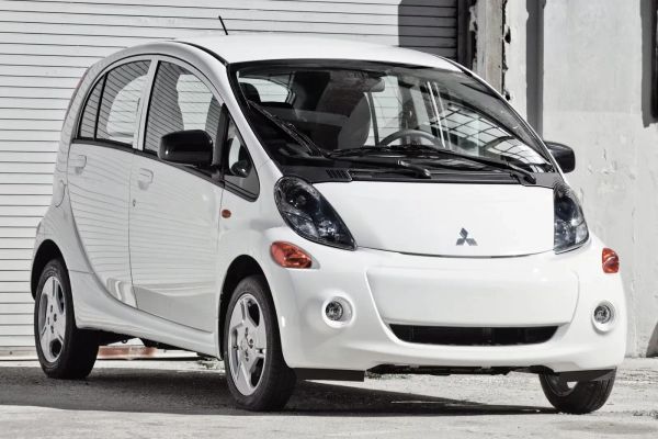 Mitsubishi i-MiEV: Análisis Técnico del Pionero Eléctrico Descontinuado en 2017