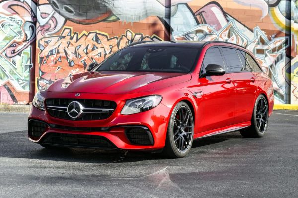 ¡El Mercedes-AMG E63 S Wagon: La Station Wagon que Desafía los Límites! 🤯