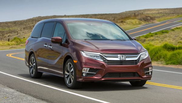 Honda Odyssey Elite 2018: Análisis Profundo del Minivan que Redefinió la Experiencia Familiar