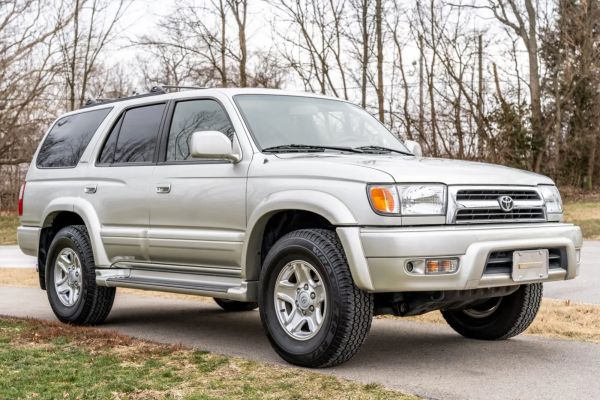 Toyota 4Runner 2000: Desenterrando un Clásico del Off-Road