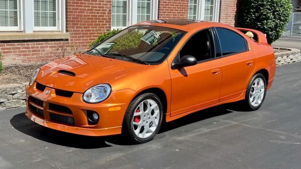 ¡Un pedazo de historia! Probando el Dodge Neon SRT-4 ACR 2004