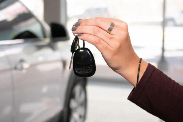 Cómo Evitar Problemas Legales al Vender tu Auto: Guía Definitiva 2025