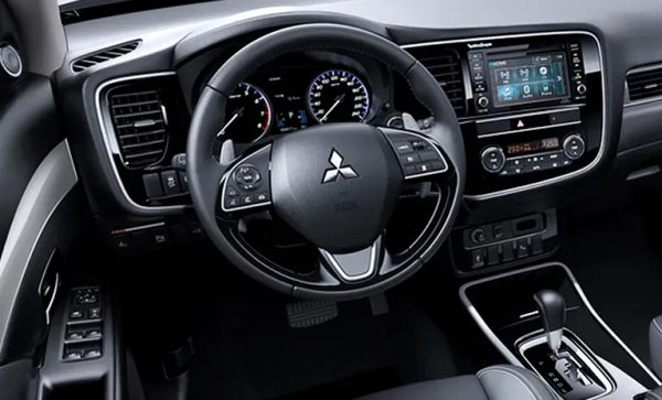 Diagnóstico y Reparación de Dirección Asistida: Guía Técnica Completa para Sedanes Modernos