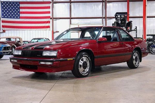 Buick LeSabre T-Type 1989: ¿El Muscle Car Olvidado? 🚗💨