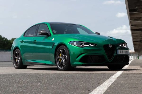Alfa Romeo Giulia Quadrifoglio 2024: La Bestia Italiana - Rendimiento de Superdeportivo