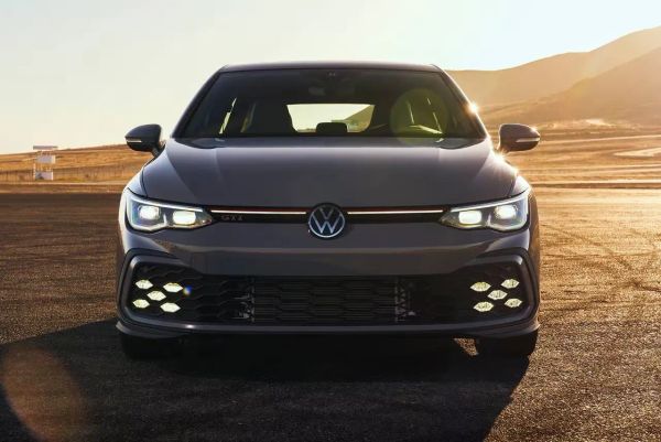 Volkswagen Golf GTI 2024: Análisis Profundo del Hot Hatch Ícono - Precio, Especificaciones y Rivales