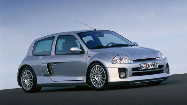 Renault Clio V6: Análisis Técnico, Historia y Valor como Icono de Motor Central