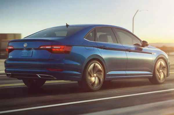 Análisis del Nuevo Volkswagen Jetta 2018: ¿Audi Disfrazado? 🚗💨