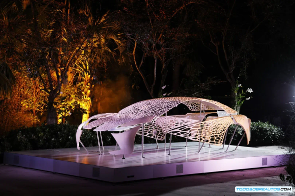 Lexus Liminal Cycles: Cómo el Arte, los Bioplásticos y el Software Redefinen el Lujo Automotriz