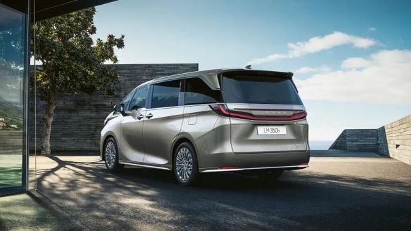 Lexus LM: Análisis a Fondo del Lujoso Minivan Eléctrico ⚡️