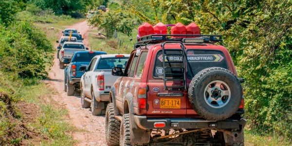 Comparativa Off-Road: Jeep Wrangler Rubicon vs. Land Rover Defender vs. Ineos Grenadier ¡Descubre el Ganador! 🏆