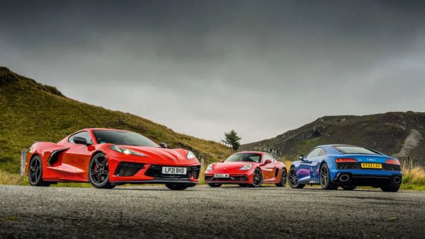 Chevrolet Corvette C8 Stingray vs. Porsche 911 Carrera vs. Audi R8 RWD: ¡Duelo de Titanes! ⚡️