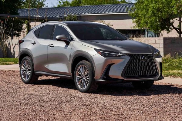 Lexus NX Hybrid 2025: Descubre el Lujo Interior en Detalle | Primeras Imágenes y Análisis