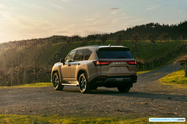 Lexus LX 700h 2025: Análisis, Fotos, Interior y Precios del SUV Híbrido