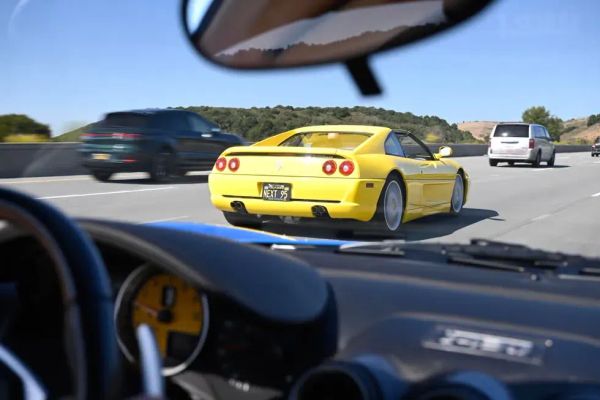 Mega-Millas Ferraris: Análisis Técnico y Fotográfico de Clásicos con Alto Kilometraje