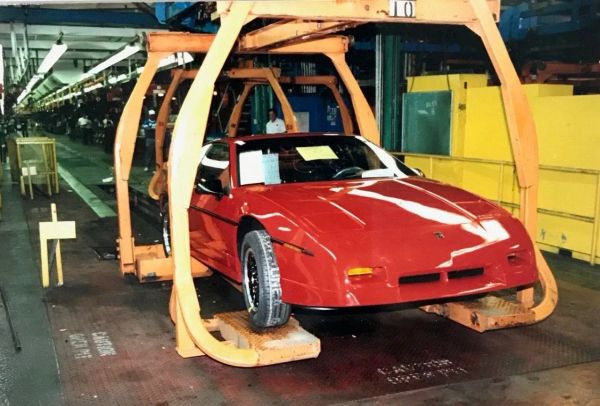 ¡Insólito! Pontiac Fiero Trike Único en Subasta: ¿La Fusión Definitiva de Auto y Moto?