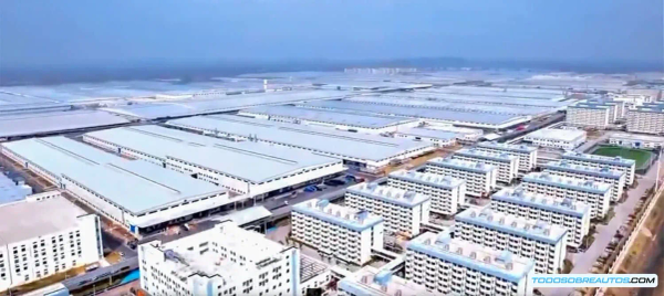 BYD Zhengzhou: La Mega Fábrica China que Redefine la Producción de Autos Eléctricos y el Concepto de Ciudad Industrial