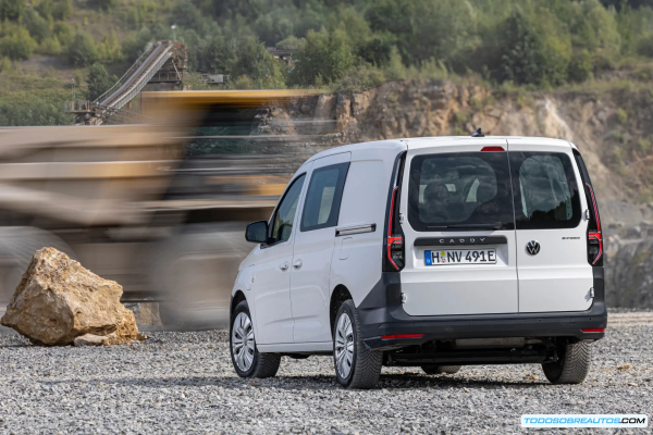 Volkswagen Caddy PHEV: La Furgoneta Híbrida Enchufable Perfecta para Carga y Pasajeros - Análisis Completo 2025