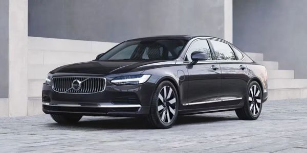 Volvo S90 2025: Renovación con Tecnología Híbrida Enchufable para Competir con BMW Serie 7 y Mercedes Clase S