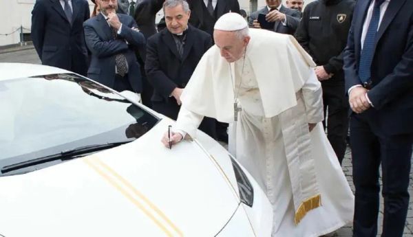 El Papa Francisco y la Sequía de Ferrari en la Fórmula 1: ¿Una Coincidencia Histórica?