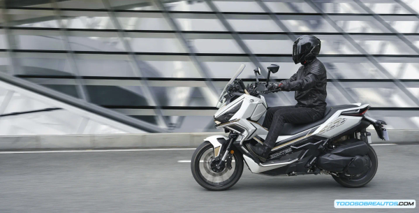 Yamaha NMax 125 Lidera el Mercado de Motos en 2025: Análisis de Ventas y Competencia con Honda PCX 125 y el Ascenso de las Marcas Chinas