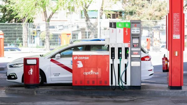 Análisis: ¿Por qué el Precio de la Gasolina Baja en Semana Santa? Factores Clave y Ahorro para Conductores