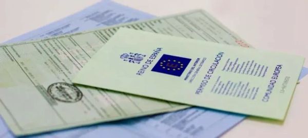 Documentos Obligatorios en tu Coche: Evita Multas y Conduce Seguro - Guía 2024