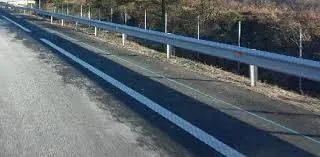 ¿Qué significan las líneas azules en la carretera? Descubre su función e importancia para la fibra óptica