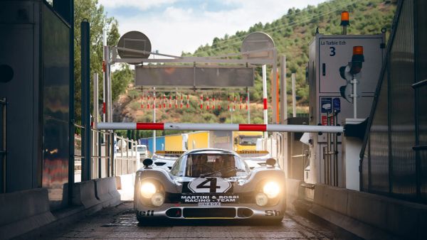 Porsche 917 Martini: La Leyenda de Le Mans que Conquistó las Calles Hace 50 Años