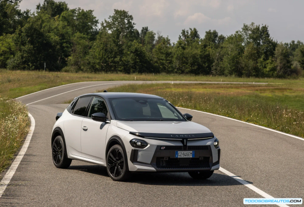 Lancia Ypsilon HF Line Hybrid ECO 2025: Análisis Profundo de Prestaciones, Precio y Rivales