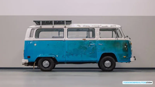 Volkswagen Restaura la Combi 'Azul': Resiliencia y Legado del Ícono