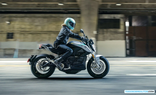 Motos y Triciclos con Carnet B en España: Guía 2024 y la Nueva DGT