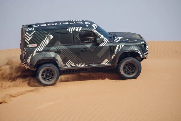 Defender Dakar D7X-R: Análisis del vehículo y estrategia para su debut en el Rally Dakar 2026