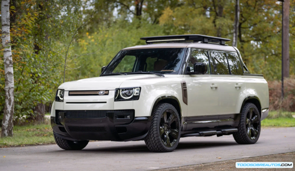 ¿Por Qué Land Rover No Vende el Defender Pick-Up? El Análisis de Urban Automotive y Heritage Customs