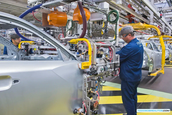 Plan Auto+ 2026: Análisis completo de las ayudas, modelos beneficiados y el futuro del coche eléctrico en España