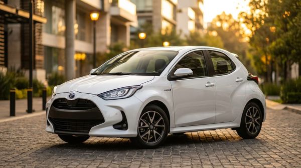 Toyota Yaris HEV 2024: Análisis del Híbrido Más Accesible en México