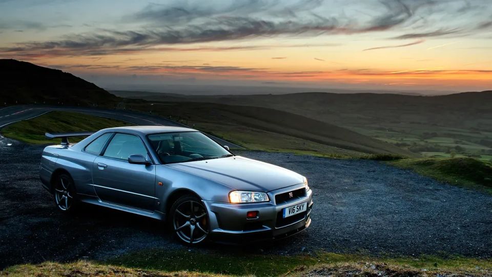 Nissan Skyline R34 GT-R: Guía Técnica Completa de la Leyenda JDM - Motor, Precios y Trámites de Importación