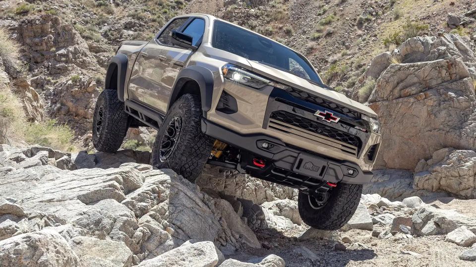 Chevrolet Colorado ZR2 2025: Nuevo emblema TurboMax y análisis completo